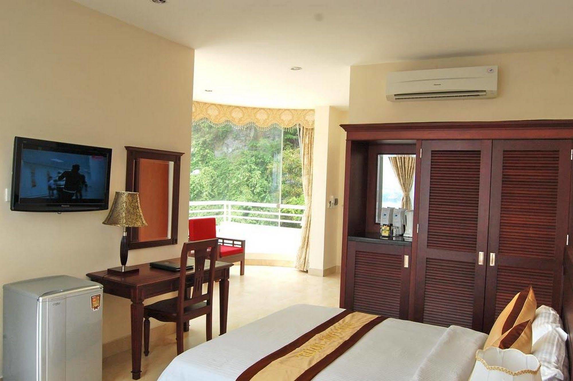 Hung Long Harbour Hotel Cat Ba Dong Khe Sau Екстер'єр фото